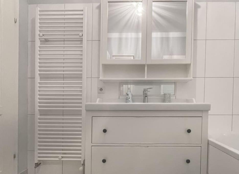 Modern & Charming @ Villas Quarter! 7Min To Center Виена Екстериор снимка